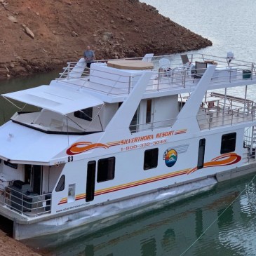 Houseboat on Shasta