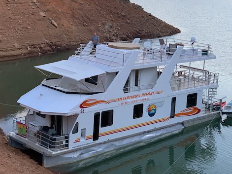 Houseboat on Lake Shasta